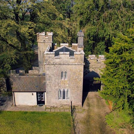 Anne'S Grove Miniature Castle Villa Castletownroche Exteriör bild