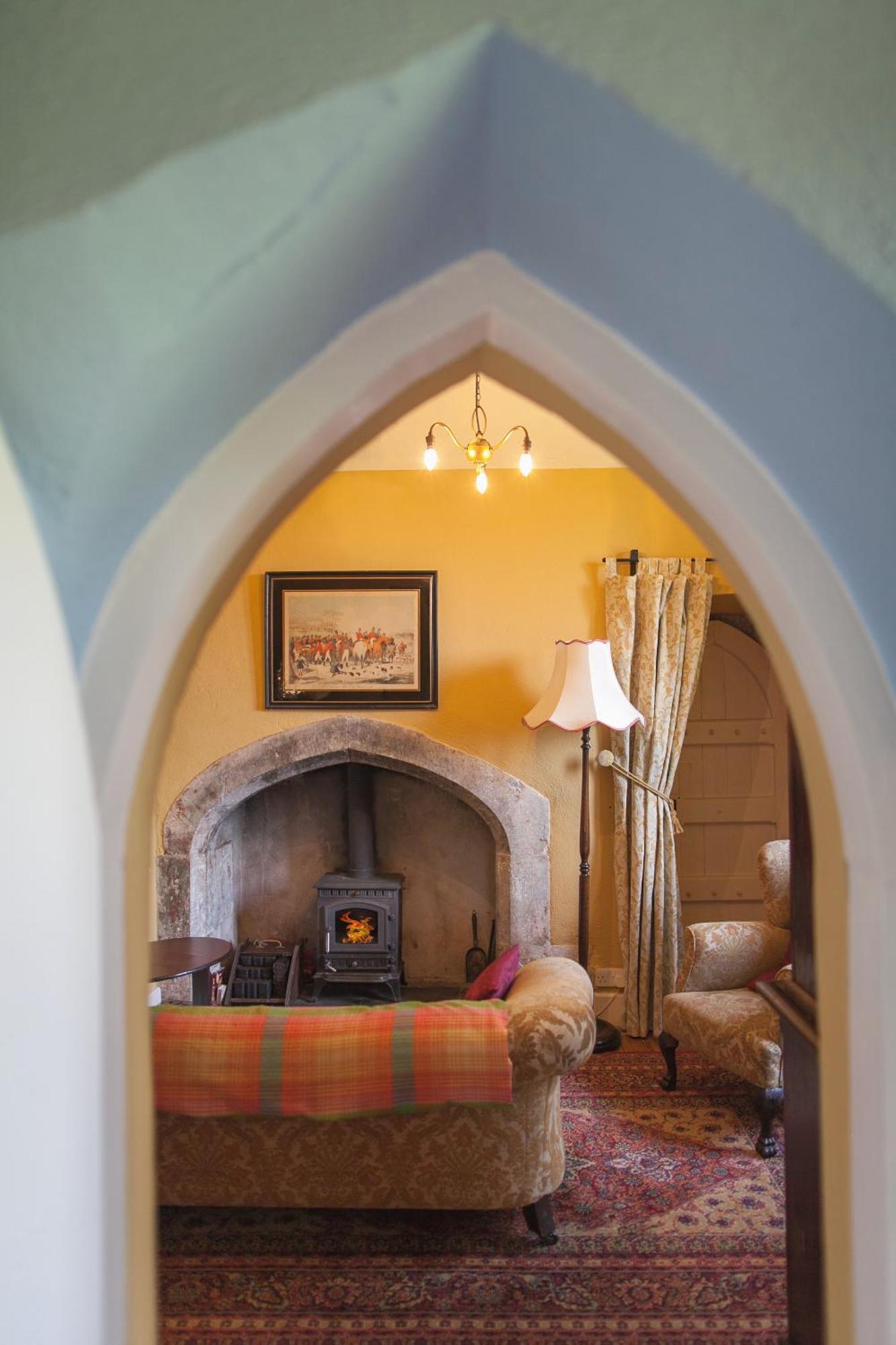 Anne'S Grove Miniature Castle Villa Castletownroche Exteriör bild